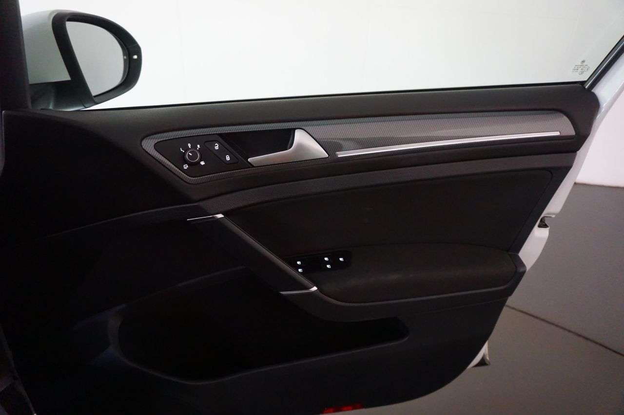 2017 VOLKSWAGEN GOLF 2017 VOLKSWAGEN GOLF