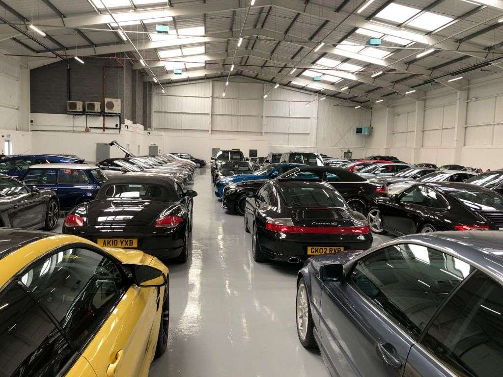 A 2001 BMW Z3 2.2i Sport Convertible 2dr Petrol Automatic (229 g/km, 170 bhp) A 2001 BMW Z3 2.2i Sport Convertible 2dr Petrol Automatic (229 g/km, 170 bhp)