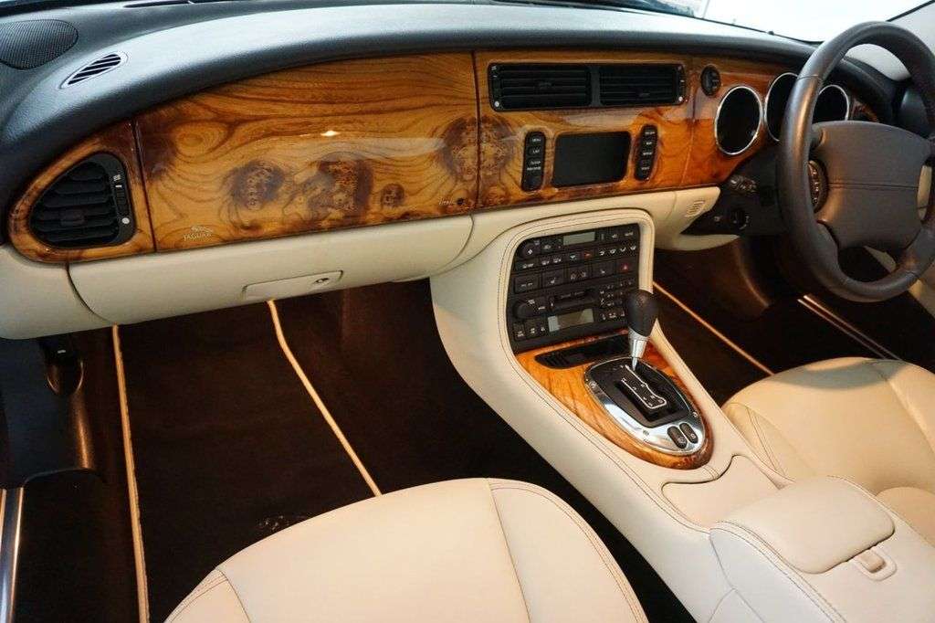 2006 JAGUAR XK8 2006 JAGUAR XK8