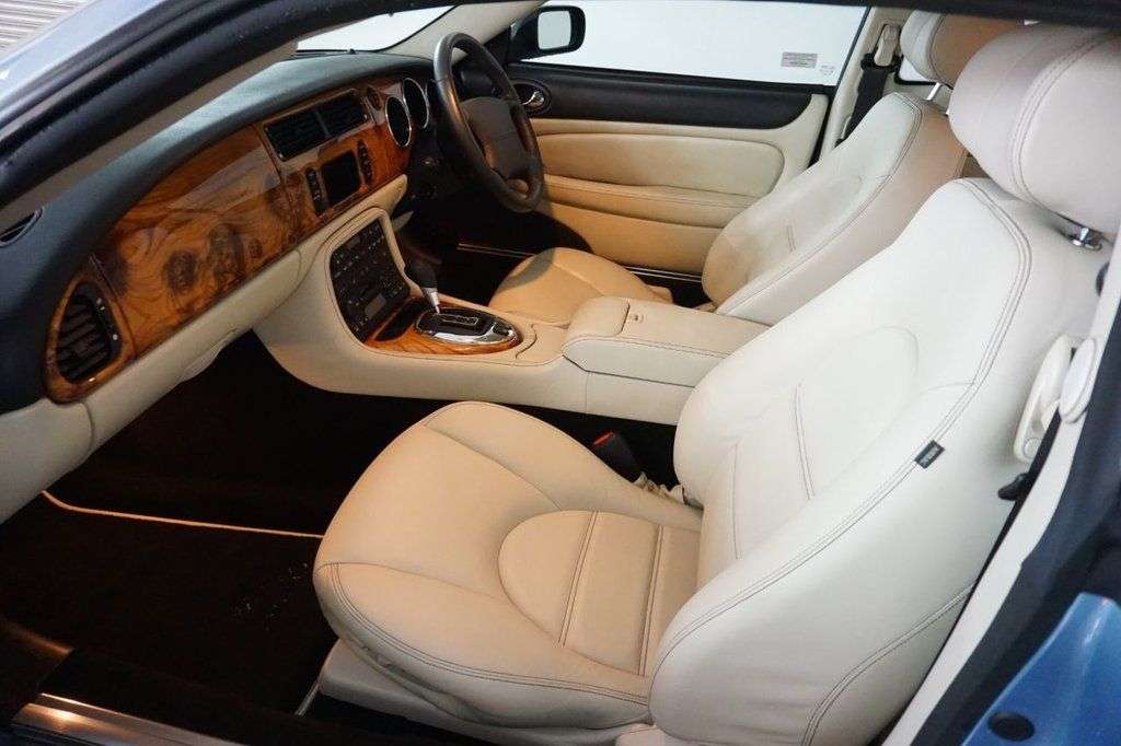 2006 JAGUAR XK8 2006 JAGUAR XK8