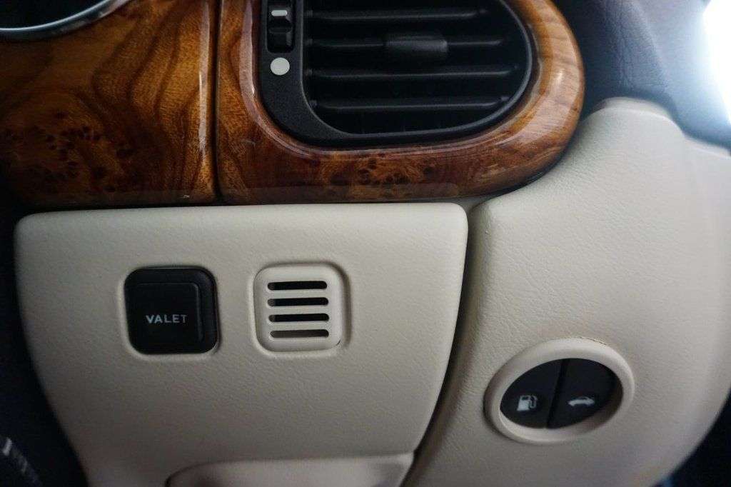 2006 JAGUAR XK8 2006 JAGUAR XK8