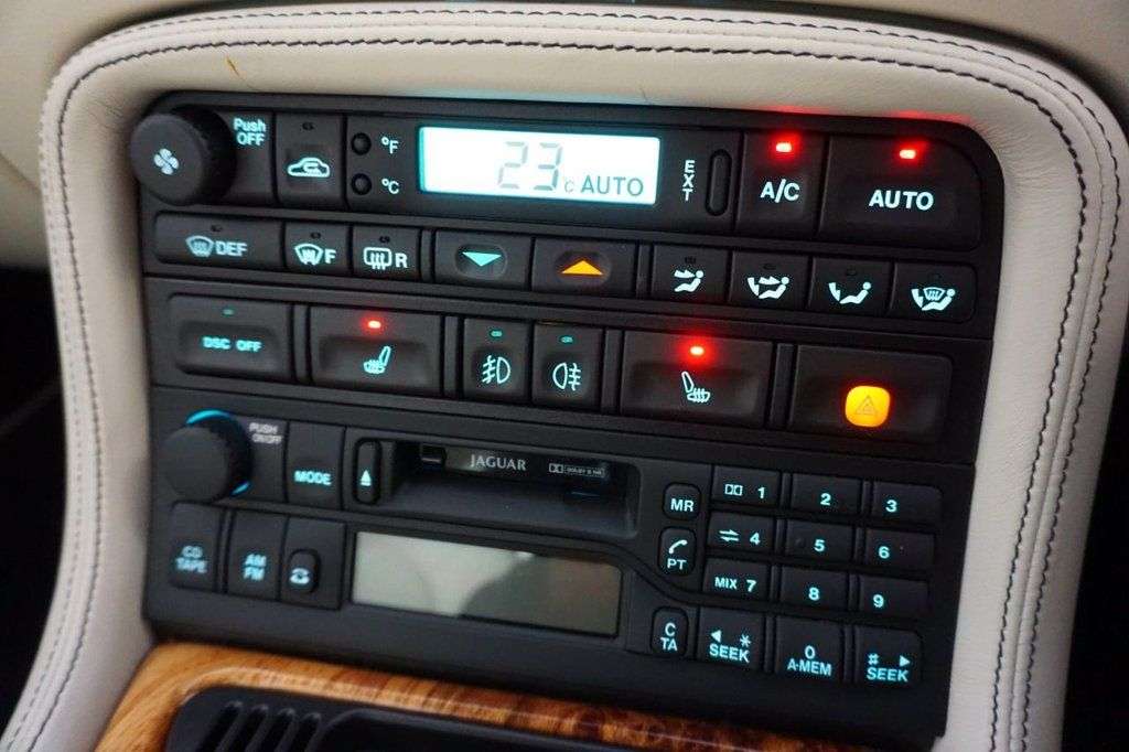 2006 JAGUAR XK8 2006 JAGUAR XK8