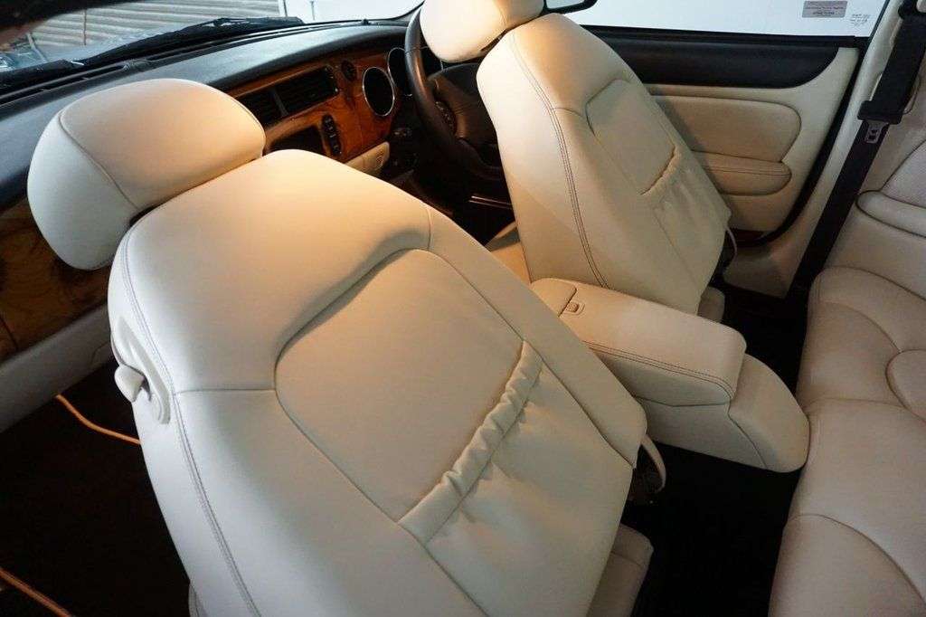 2006 JAGUAR XK8 2006 JAGUAR XK8