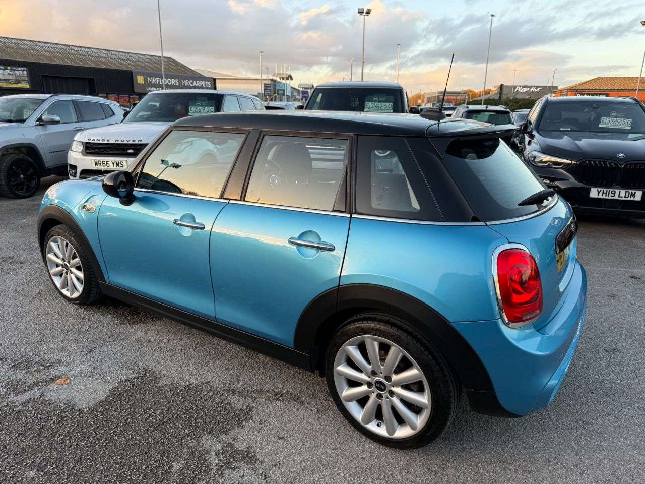 A 2016 MINI HATCH 2.0 Cooper S Hatchback 5dr Petrol Manual Euro 6 (s/s) (192 ps)-Factory Extr A 2016 MINI HATCH 2.0 Cooper S Hatchback 5dr Petrol Manual Euro 6 (s/s) (192 ps)-Factory Extr