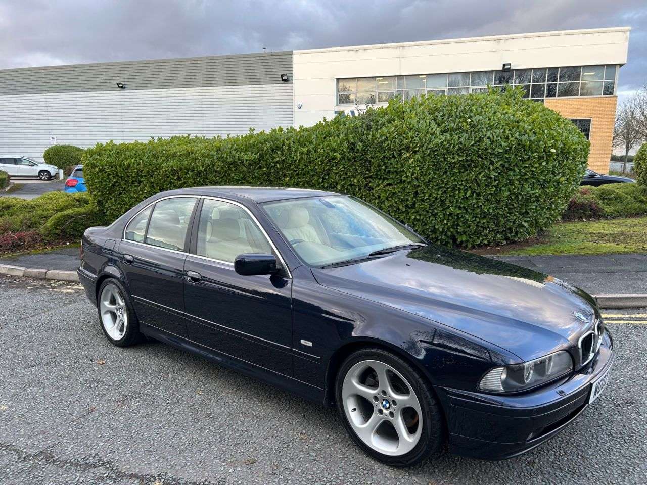 A 2002 BMW 5 SERIES 3.0 530i SE Saloon 4dr Petrol Manual (229 g/km, 231 bhp)-1 Owner From New-S A 2002 BMW 5 SERIES 3.0 530i SE Saloon 4dr Petrol Manual (229 g/km, 231 bhp)-1 Owner From New-S