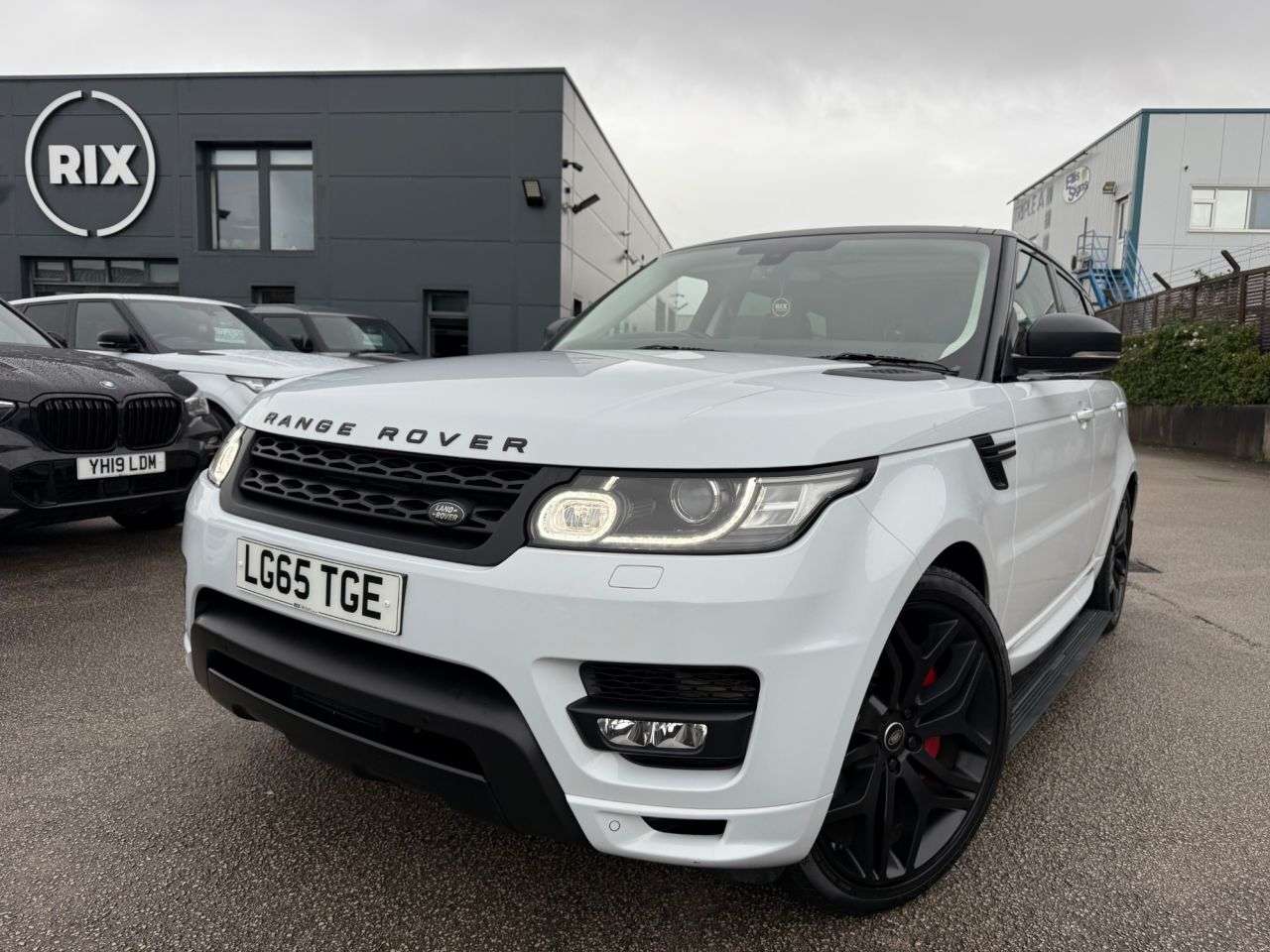 A 2015 LAND ROVER RANGE ROVER SPORT 3.0 SD V6 Autobiography Dynamic SUV 5dr Diesel Auto 4WD Euro 6-2 FORMER KEE A 2015 LAND ROVER RANGE ROVER SPORT 3.0 SD V6 Autobiography Dynamic SUV 5dr Diesel Auto 4WD Euro 6-2 FORMER KEE