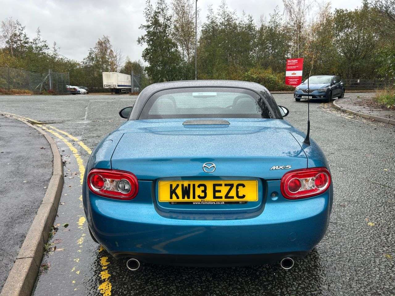 2013 MAZDA MX-5 2013 MAZDA MX-5