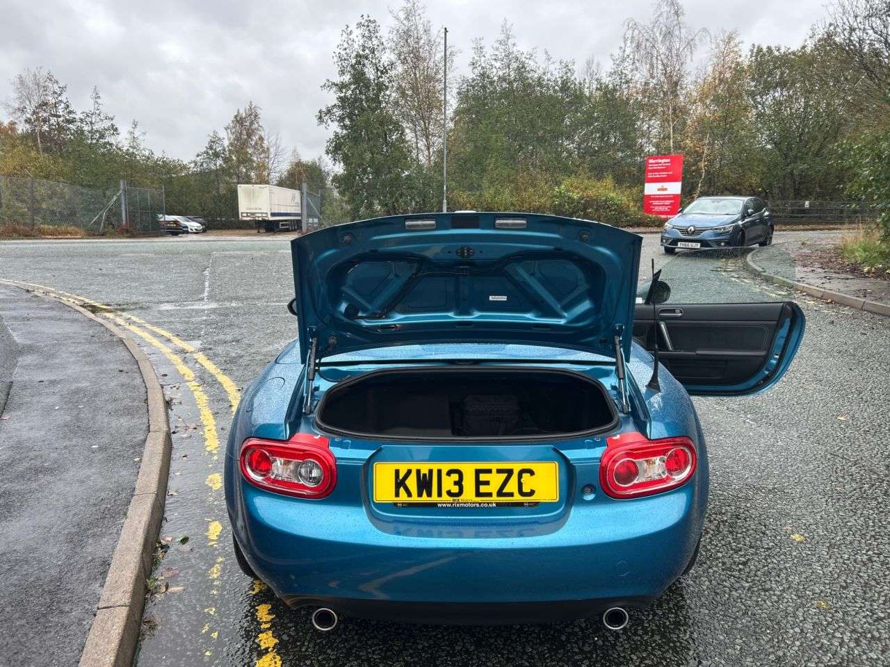 2013 MAZDA MX-5 2013 MAZDA MX-5