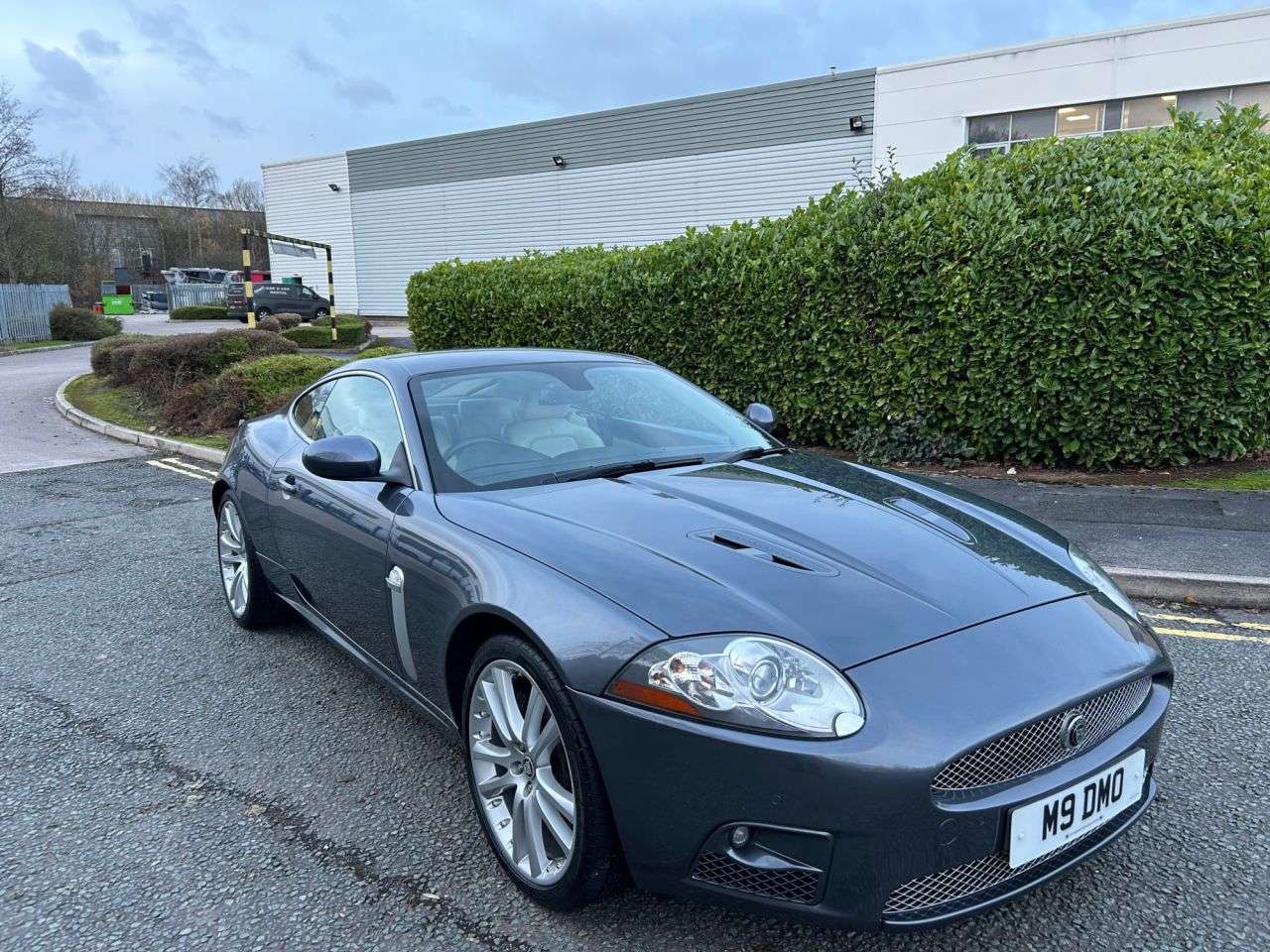 A 2007 JAGUAR XKR 4.2 V8 Coupe 2dr Petrol Auto Euro 4 (420 ps)-Magnificent 1 Owner Example-Fi A 2007 JAGUAR XKR 4.2 V8 Coupe 2dr Petrol Auto Euro 4 (420 ps)-Magnificent 1 Owner Example-Fi