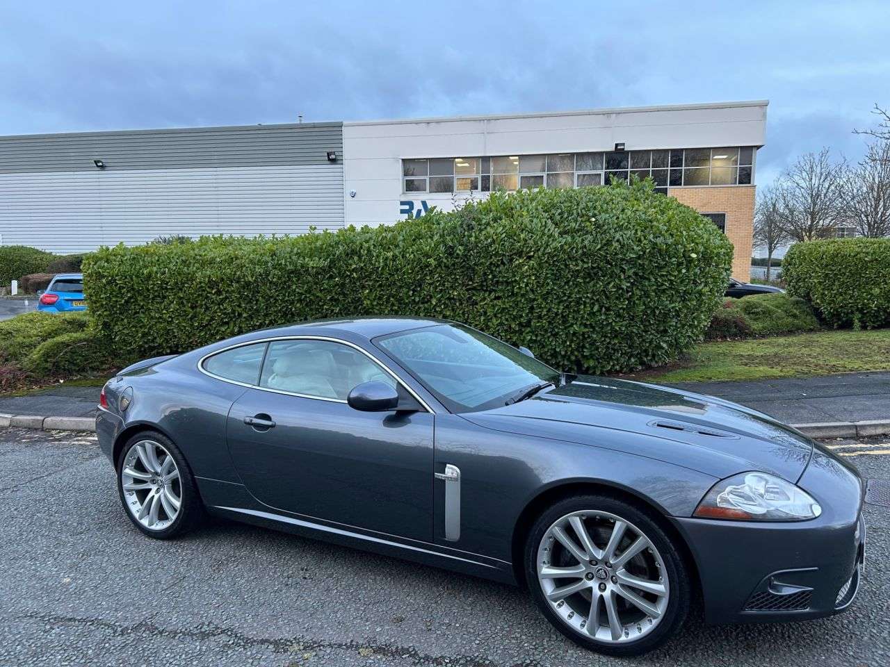A 2007 JAGUAR XKR 4.2 V8 Coupe 2dr Petrol Auto Euro 4 (420 ps)-Magnificent 1 Owner Example-Fi A 2007 JAGUAR XKR 4.2 V8 Coupe 2dr Petrol Auto Euro 4 (420 ps)-Magnificent 1 Owner Example-Fi
