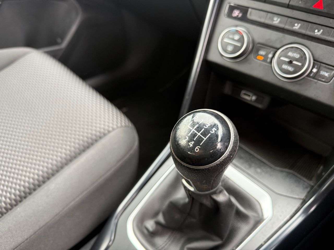 2018 VOLKSWAGEN T-ROC 2018 VOLKSWAGEN T-ROC