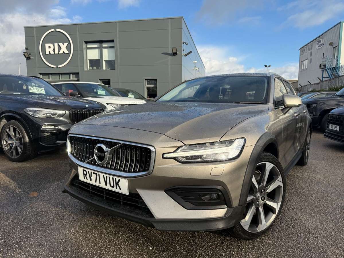 Check out this Volvo V60 Cross Country 2021 Hybrid Diesel Automatic