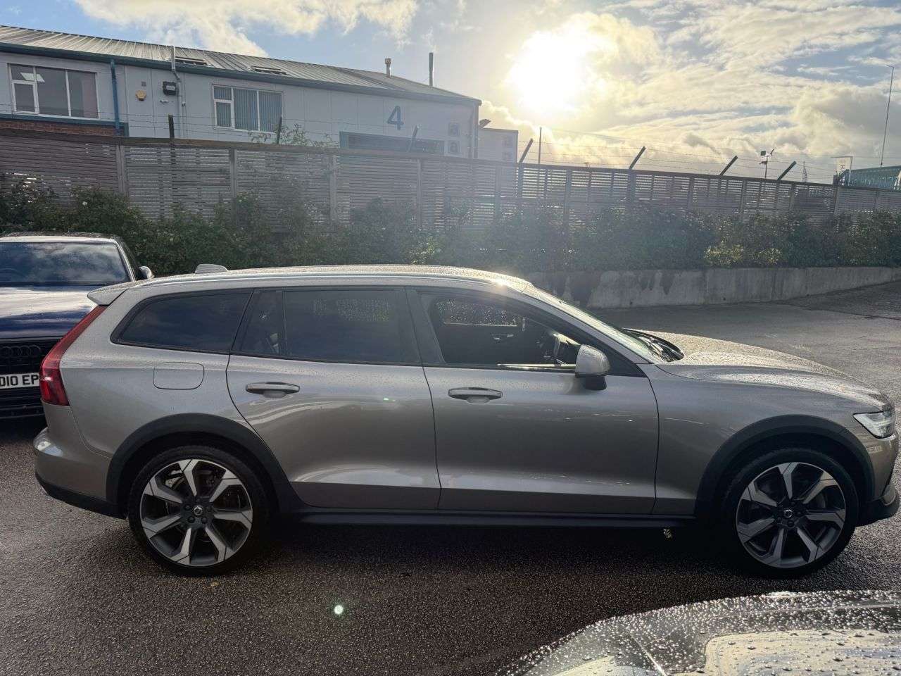 2021 VOLVO V60 CROSS COUNTRY 2021 VOLVO V60 CROSS COUNTRY