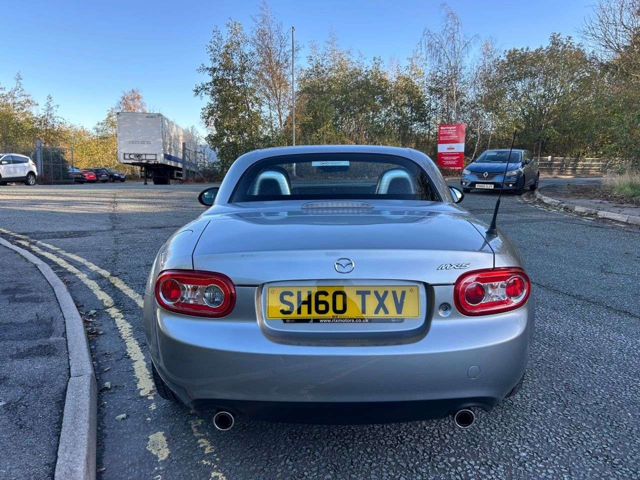 2010 MAZDA MX-5 2010 MAZDA MX-5