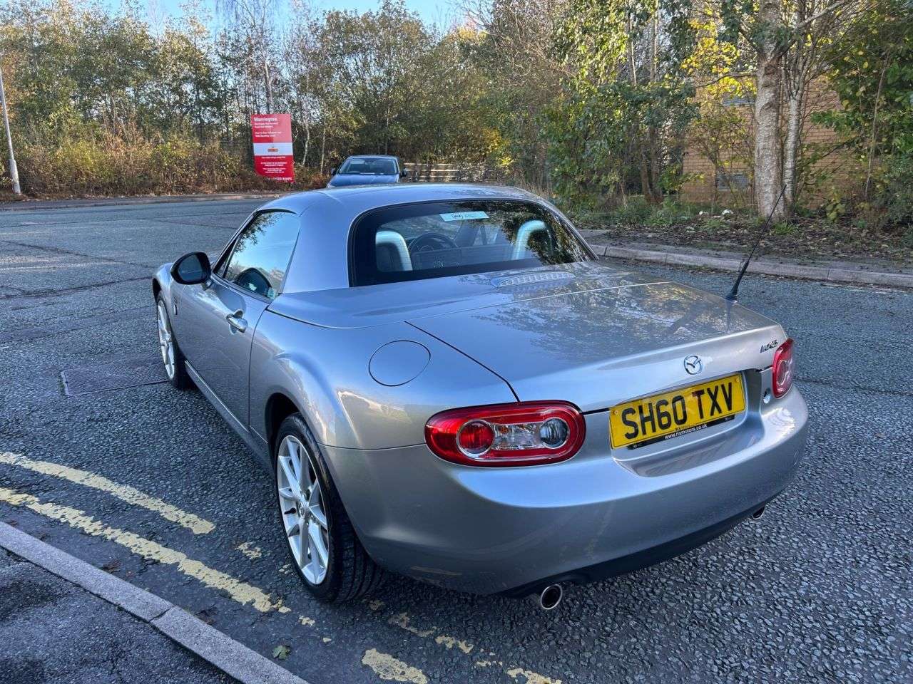 2010 MAZDA MX-5 2010 MAZDA MX-5