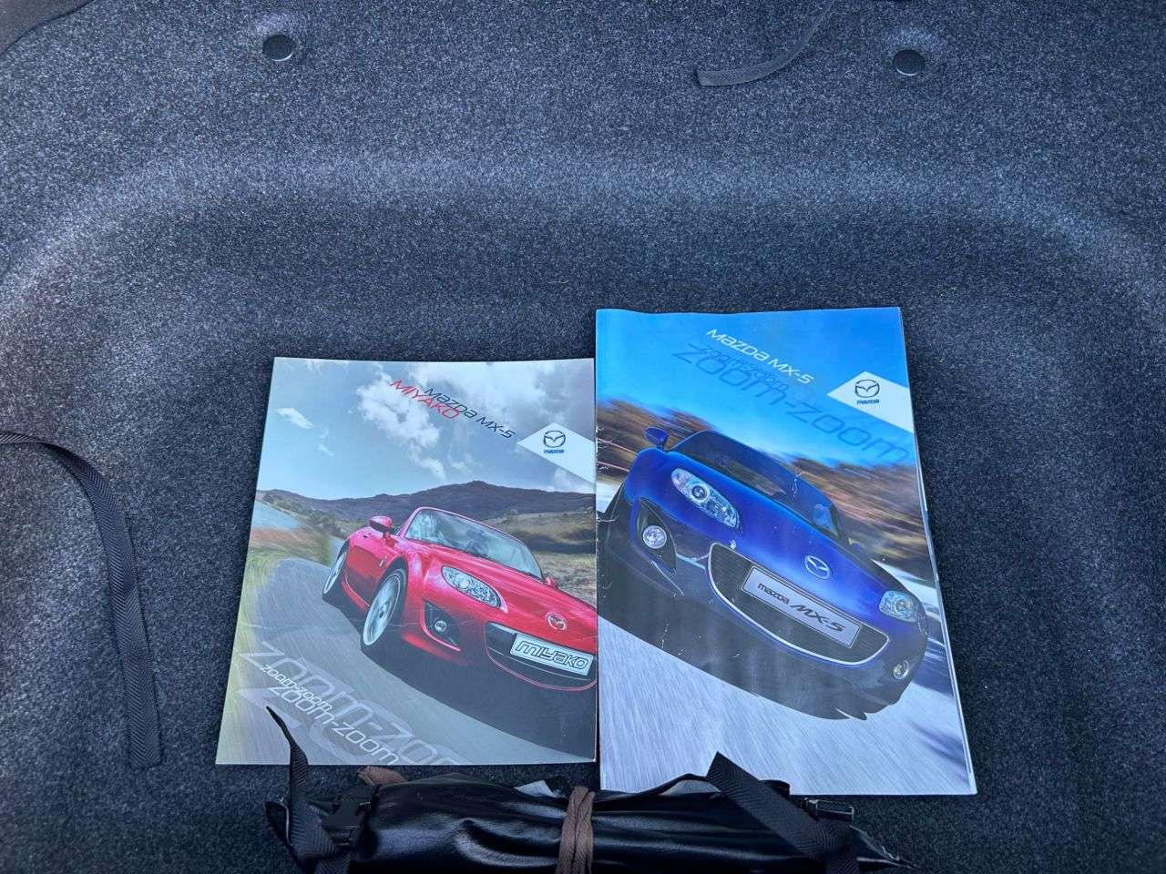 2010 MAZDA MX-5 2010 MAZDA MX-5
