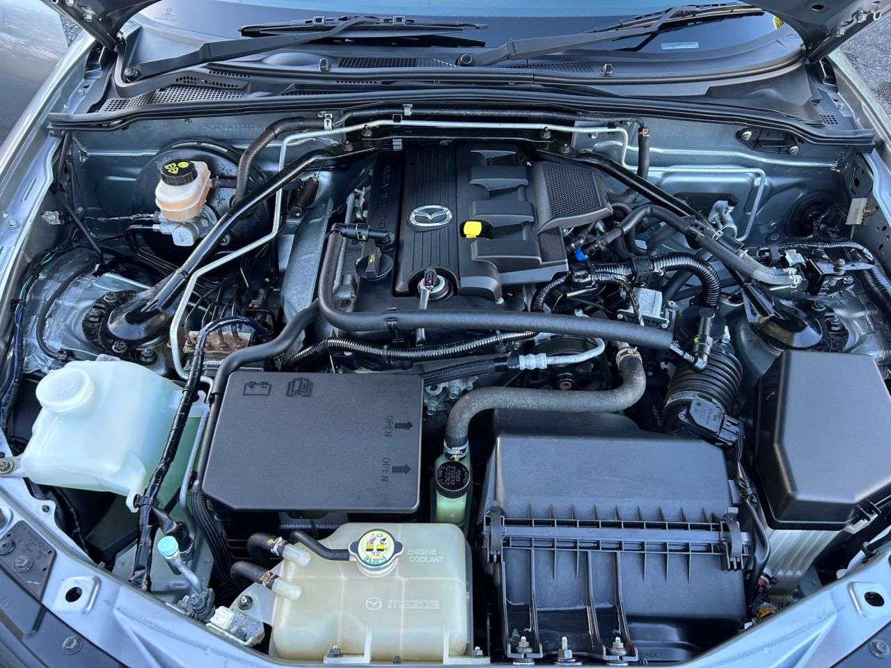 2010 MAZDA MX-5 2010 MAZDA MX-5