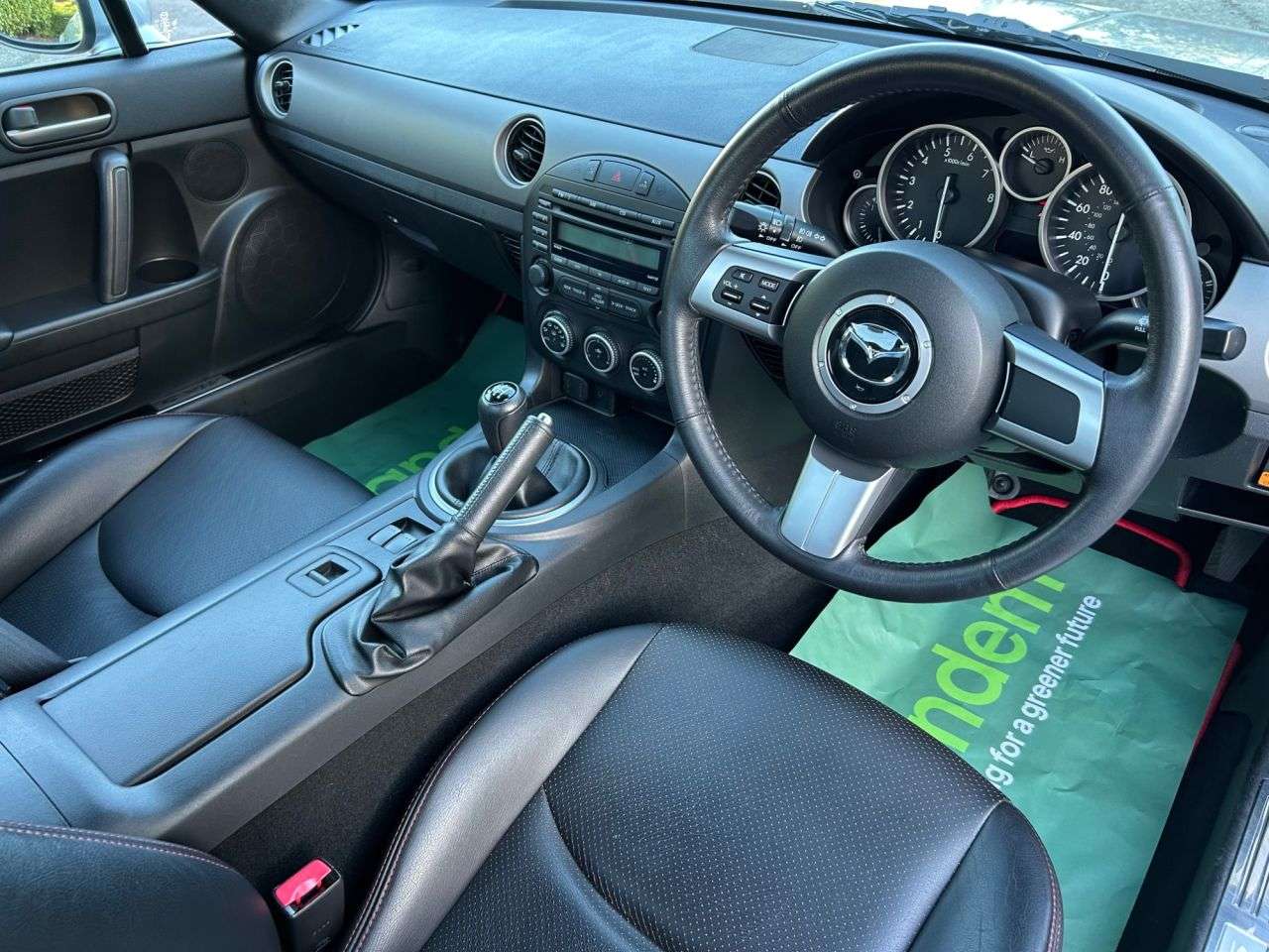 2010 MAZDA MX-5 2010 MAZDA MX-5