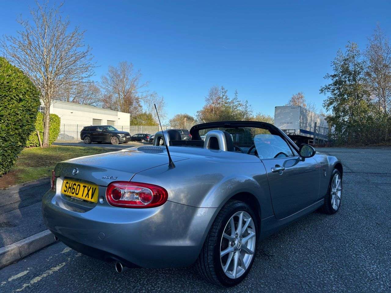 2010 MAZDA MX-5 2010 MAZDA MX-5