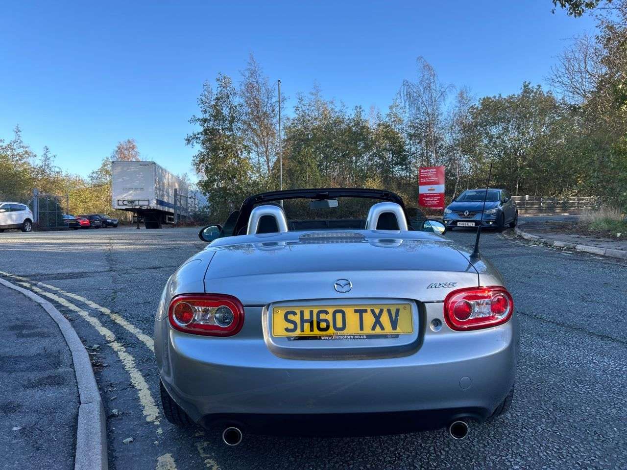 2010 MAZDA MX-5 2010 MAZDA MX-5