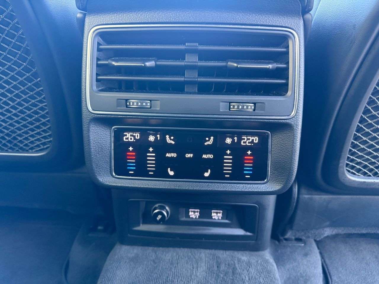 2018 AUDI Q8 2018 AUDI Q8