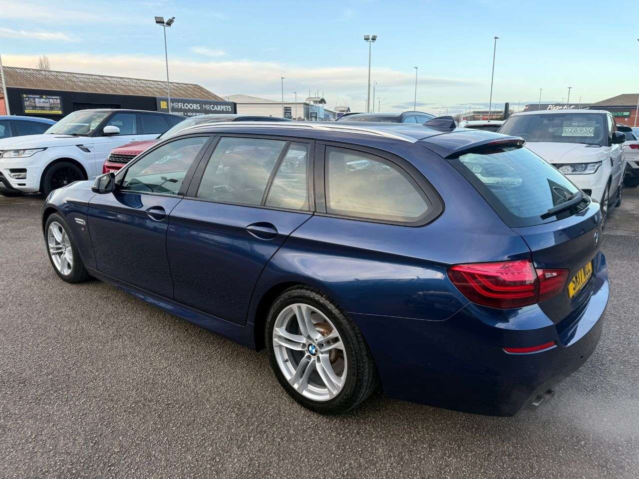 A 2017 BMW 5 SERIES 2.0 520d M Sport Touring 5dr Diesel Auto Euro 6-2 OWNER CAR FINISHED IN MED A 2017 BMW 5 SERIES 2.0 520d M Sport Touring 5dr Diesel Auto Euro 6-2 OWNER CAR FINISHED IN MED
