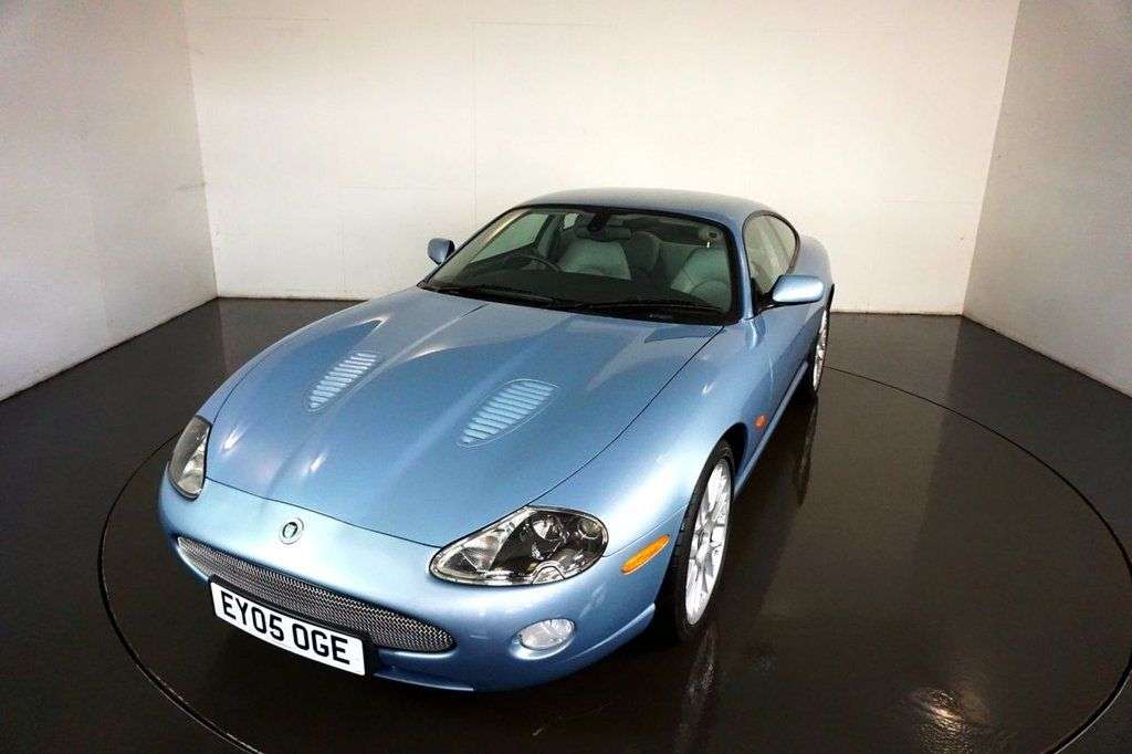 A 2005 JAGUAR XKR 4.2 S White Badge Coupe 2dr Petrol Automatic (304 g/km, 400 bhp)-Finished i A 2005 JAGUAR XKR 4.2 S White Badge Coupe 2dr Petrol Automatic (304 g/km, 400 bhp)-Finished i