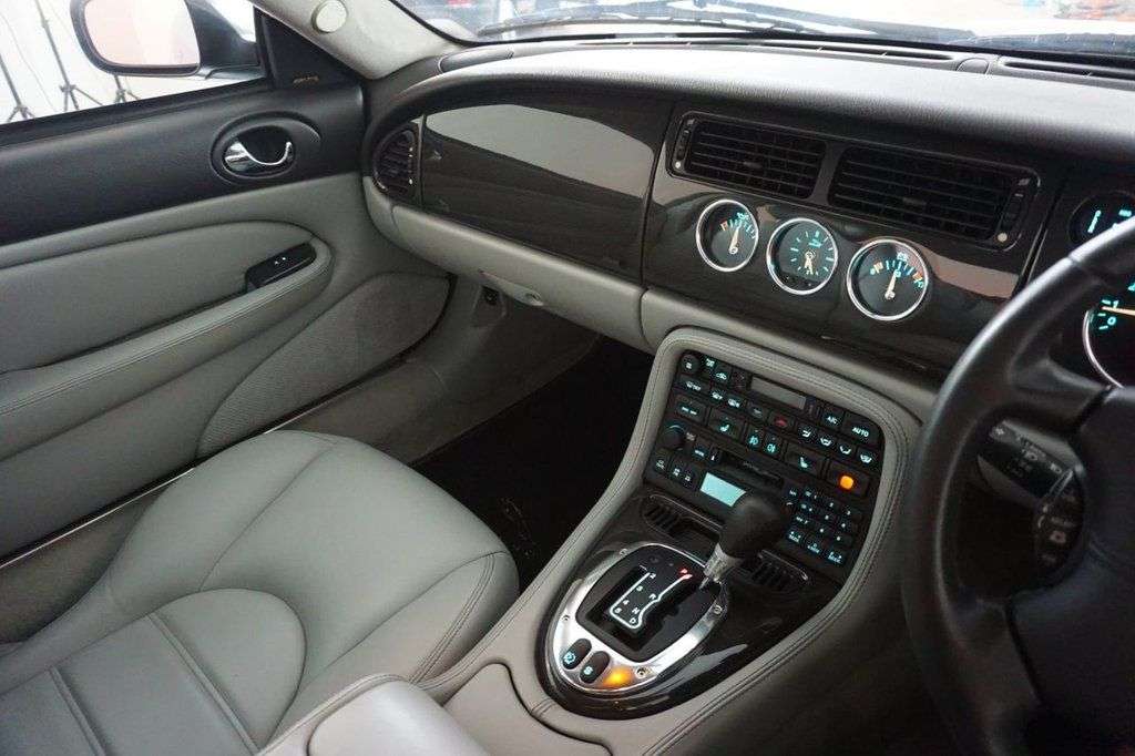 2005 JAGUAR XKR 2005 JAGUAR XKR