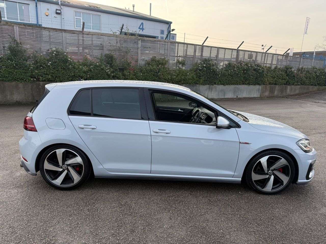 2017 VOLKSWAGEN GOLF 2017 VOLKSWAGEN GOLF