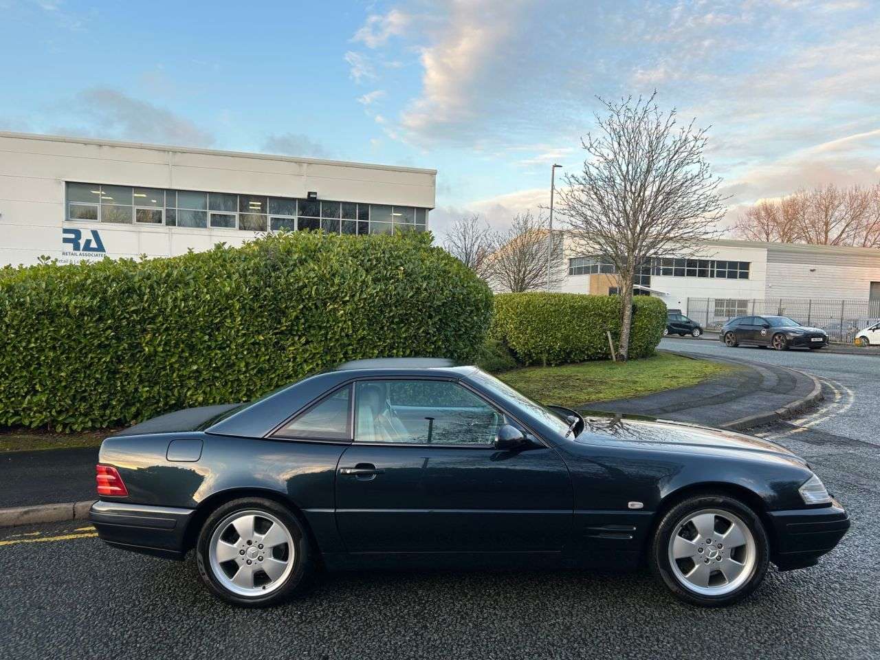 A 1999 MERCEDES-BENZ SL 3.2 SL320 Convertible 2dr Petrol Automatic-Superb Low Mileage Example.Finis A 1999 MERCEDES-BENZ SL 3.2 SL320 Convertible 2dr Petrol Automatic-Superb Low Mileage Example.Finis