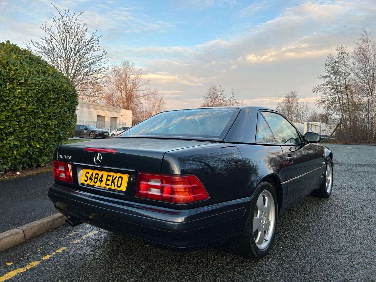 A 1999 MERCEDES-BENZ SL 3.2 SL320 Convertible 2dr Petrol Automatic-Superb Low Mileage Example.Finis A 1999 MERCEDES-BENZ SL 3.2 SL320 Convertible 2dr Petrol Automatic-Superb Low Mileage Example.Finis
