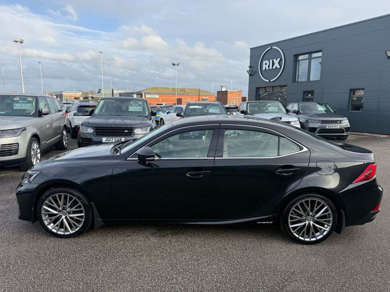 A 2019 LEXUS IS 2.5 300h Premier Saloon 4dr Petrol Hybrid E-CVT Euro 6 (s/s) (223 ps) 1 FOR A 2019 LEXUS IS 2.5 300h Premier Saloon 4dr Petrol Hybrid E-CVT Euro 6 (s/s) (223 ps) 1 FOR