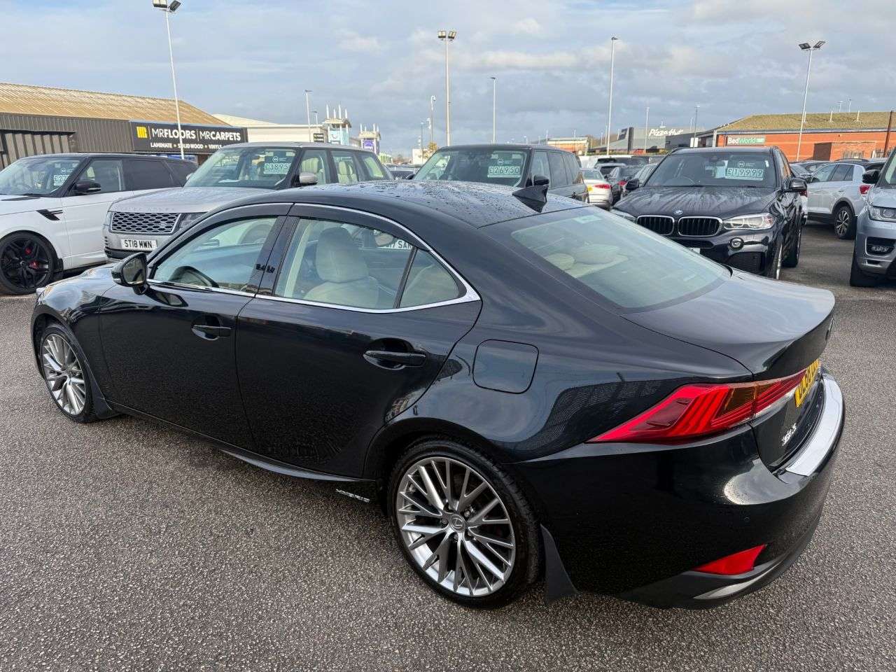 A 2019 LEXUS IS 2.5 300h Premier Saloon 4dr Petrol Hybrid E-CVT Euro 6 (s/s) (223 ps) 1 FOR A 2019 LEXUS IS 2.5 300h Premier Saloon 4dr Petrol Hybrid E-CVT Euro 6 (s/s) (223 ps) 1 FOR