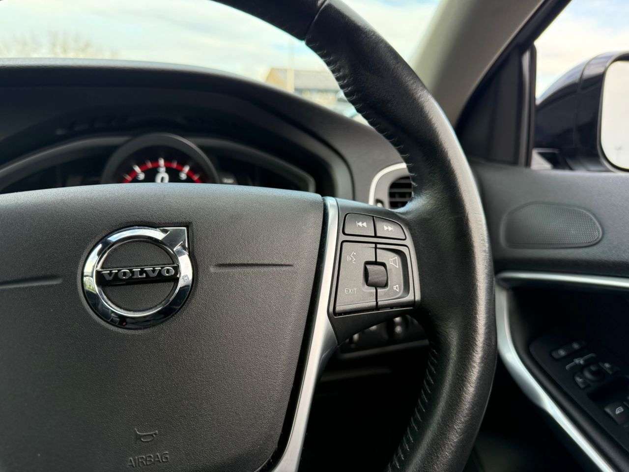 2018 VOLVO V40 CROSS COUNTRY 2018 VOLVO V40 CROSS COUNTRY