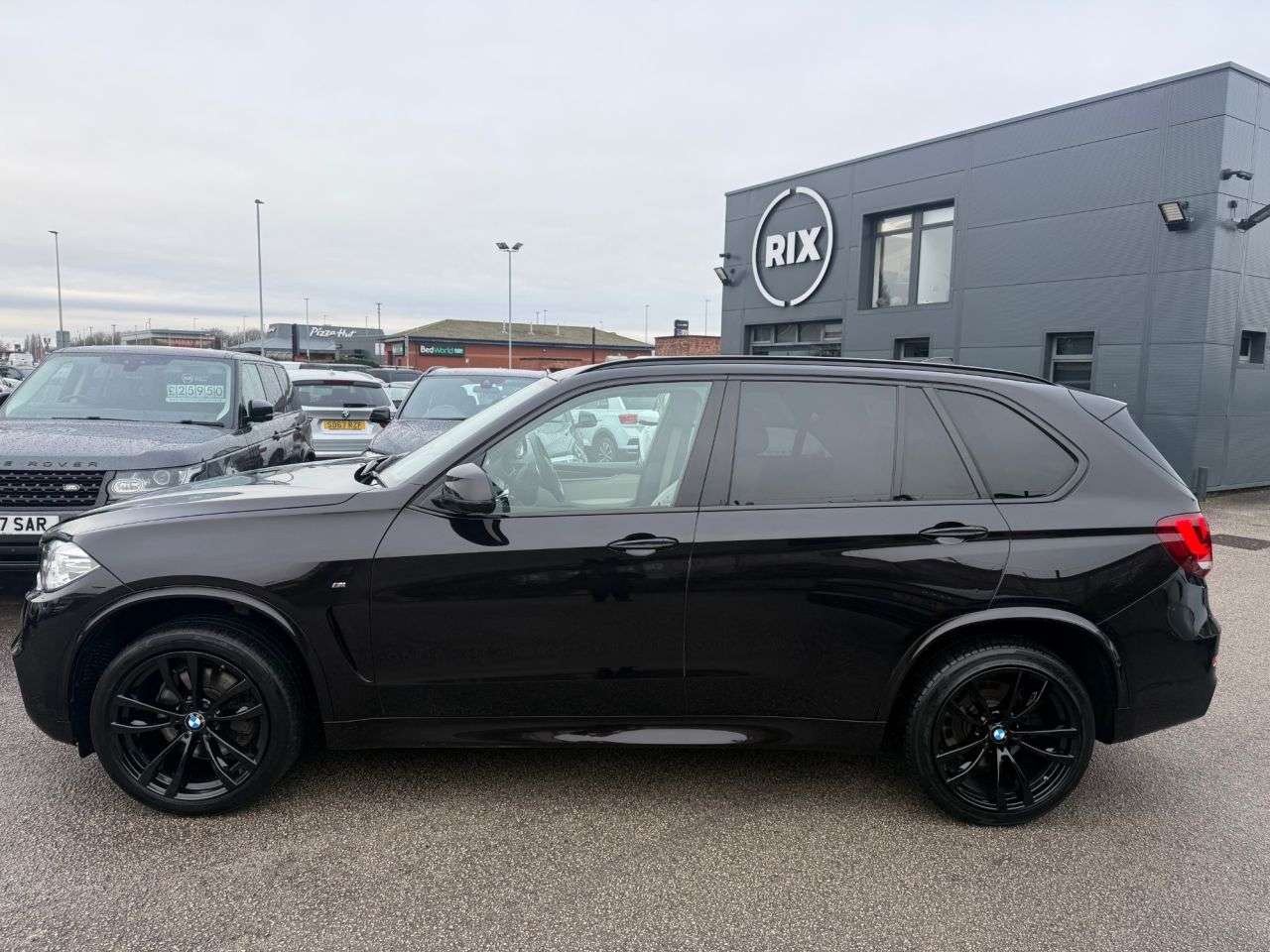 A 2017 BMW X5 3.0 40d M Sport SUV 5dr Diesel Auto xDrive Euro 6-Factory Extras Worth £8,5 A 2017 BMW X5 3.0 40d M Sport SUV 5dr Diesel Auto xDrive Euro 6-Factory Extras Worth £8,5