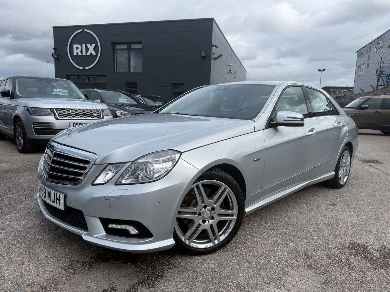 A 2009 MERCEDES-BENZ E-CLASS 3.0 E350 CDI V6 BlueEfficiency Sport Saloon 4dr Diesel G-Tronic Euro 5 (231 A 2009 MERCEDES-BENZ E-CLASS 3.0 E350 CDI V6 BlueEfficiency Sport Saloon 4dr Diesel G-Tronic Euro 5 (231
