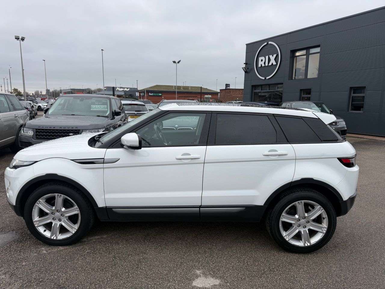 A 2013 LAND ROVER RANGE ROVER EVOQUE 2.2 SD4 Pure SUV 5dr Diesel Manual 4WD Euro 5 (s/s) (190 ps) 1 FORMER KEEPE A 2013 LAND ROVER RANGE ROVER EVOQUE 2.2 SD4 Pure SUV 5dr Diesel Manual 4WD Euro 5 (s/s) (190 ps) 1 FORMER KEEPE