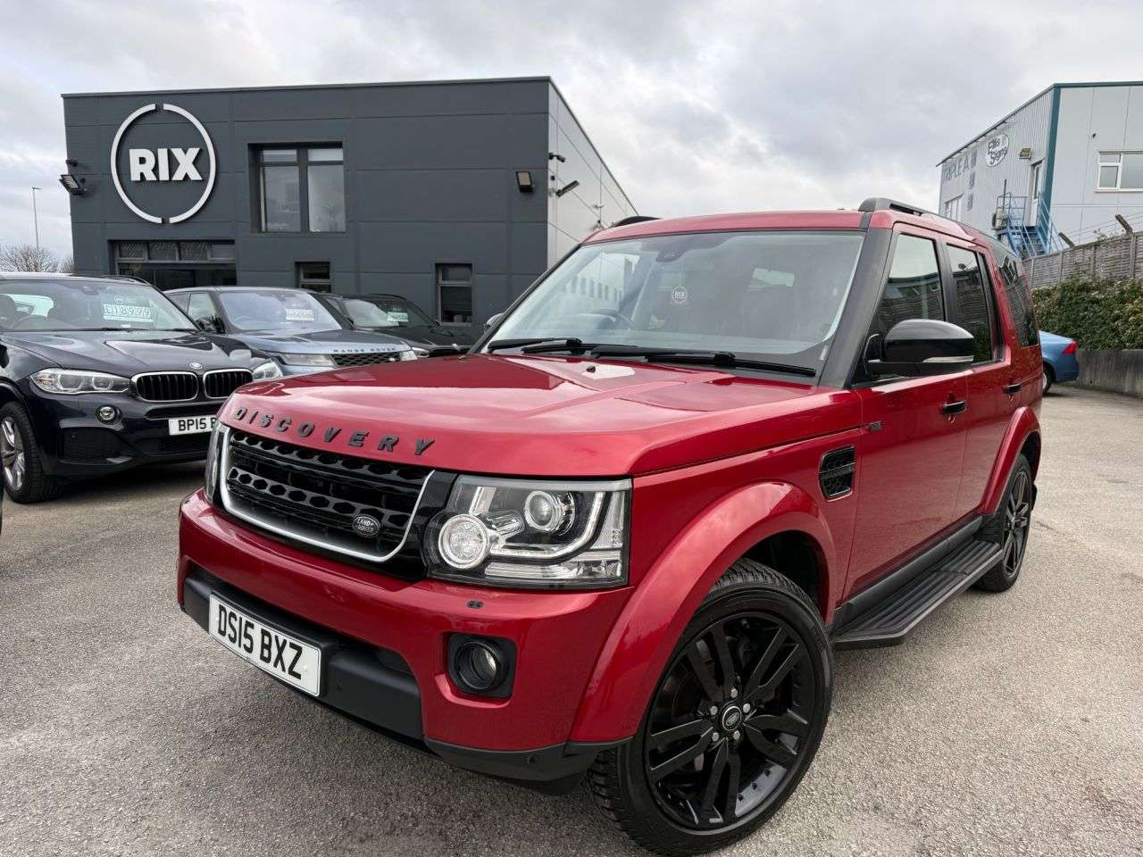 A 2015 LAND ROVER DISCOVERY 4 3.0 SD V6 HSE SUV 5dr Diesel Auto 4WD Euro 5 (s/s) (255 bhp) 1 FORMER KEEPE A 2015 LAND ROVER DISCOVERY 4 3.0 SD V6 HSE SUV 5dr Diesel Auto 4WD Euro 5 (s/s) (255 bhp) 1 FORMER KEEPE