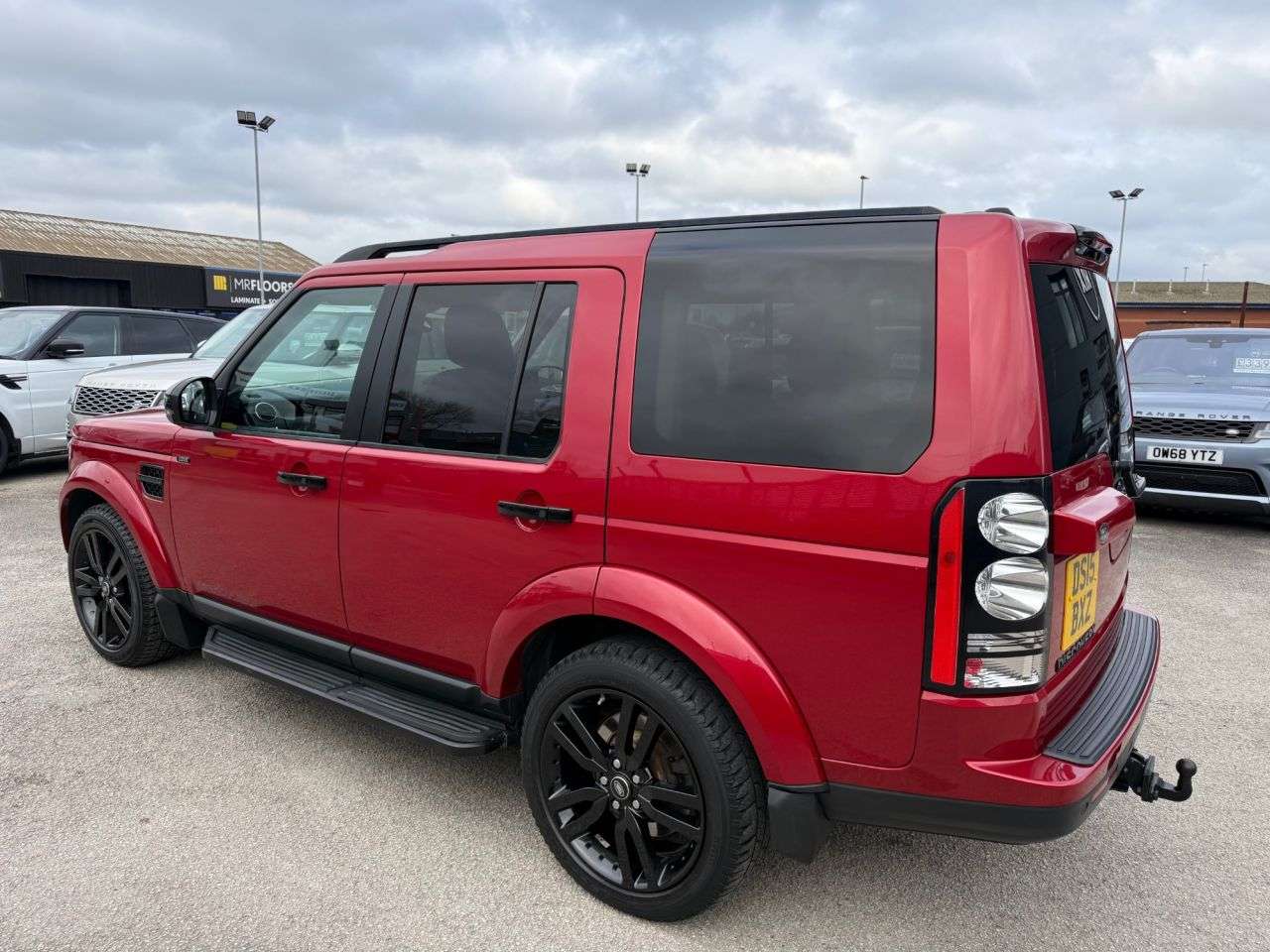 A 2015 LAND ROVER DISCOVERY 4 3.0 SD V6 HSE SUV 5dr Diesel Auto 4WD Euro 5 (s/s) (255 bhp) 1 FORMER KEEPE A 2015 LAND ROVER DISCOVERY 4 3.0 SD V6 HSE SUV 5dr Diesel Auto 4WD Euro 5 (s/s) (255 bhp) 1 FORMER KEEPE