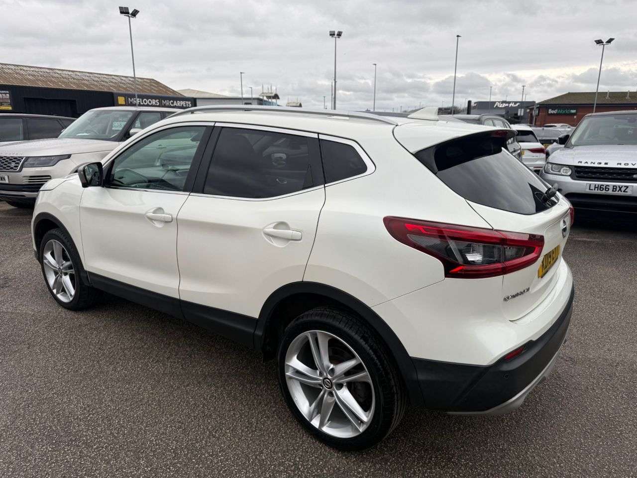 A 2019 NISSAN QASHQAI 1.3 DIG-T N-Motion SUV 5dr Petrol Manual Euro 6-PANORAMIC GLASS ROOF-BLUETO A 2019 NISSAN QASHQAI 1.3 DIG-T N-Motion SUV 5dr Petrol Manual Euro 6-PANORAMIC GLASS ROOF-BLUETO