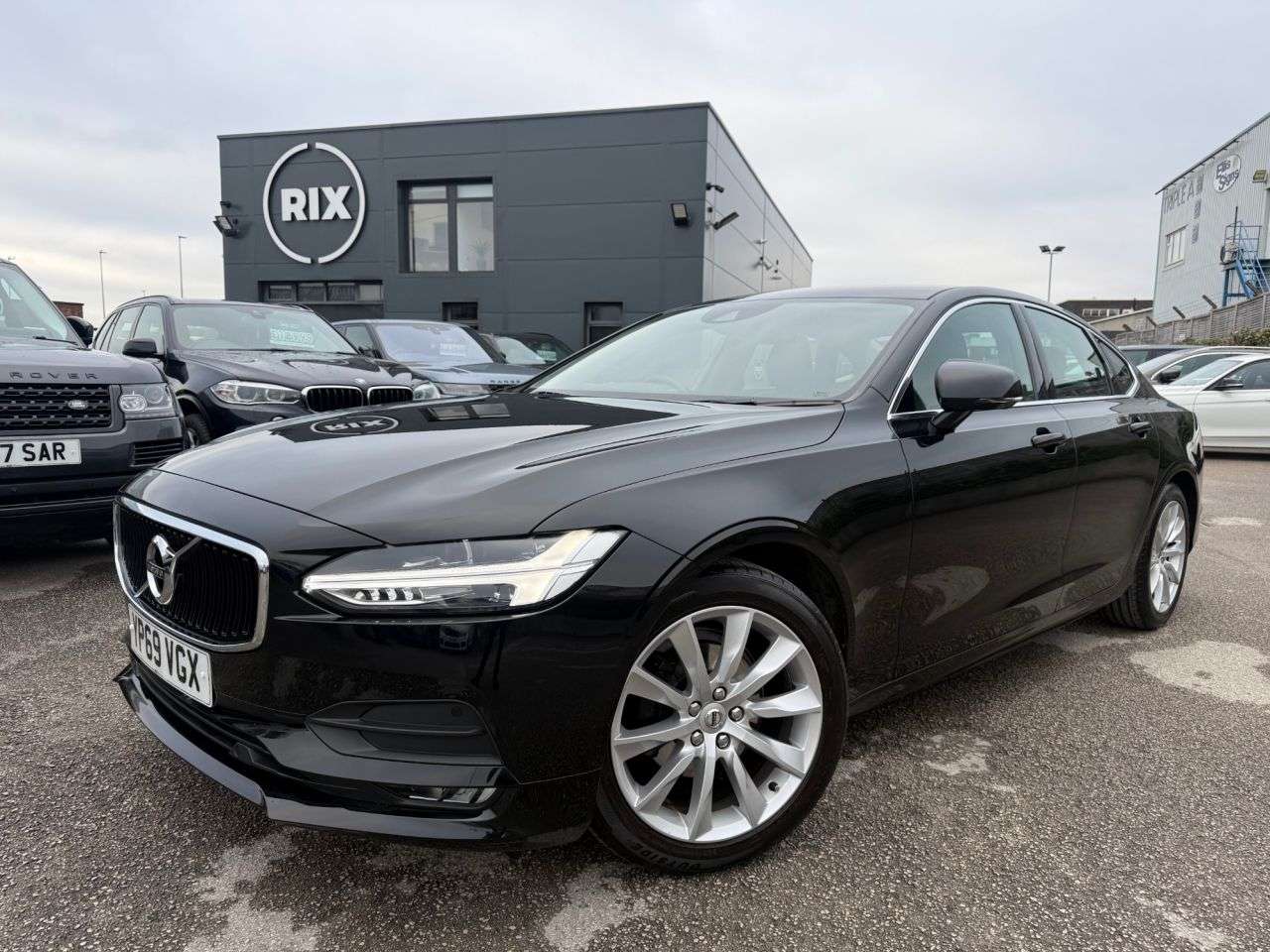 A 2019 VOLVO S90 2.0 T4 Momentum Plus Saloon 4dr Petrol Auto Euro 6-2 OWNER CAR FINISHED IN A 2019 VOLVO S90 2.0 T4 Momentum Plus Saloon 4dr Petrol Auto Euro 6-2 OWNER CAR FINISHED IN