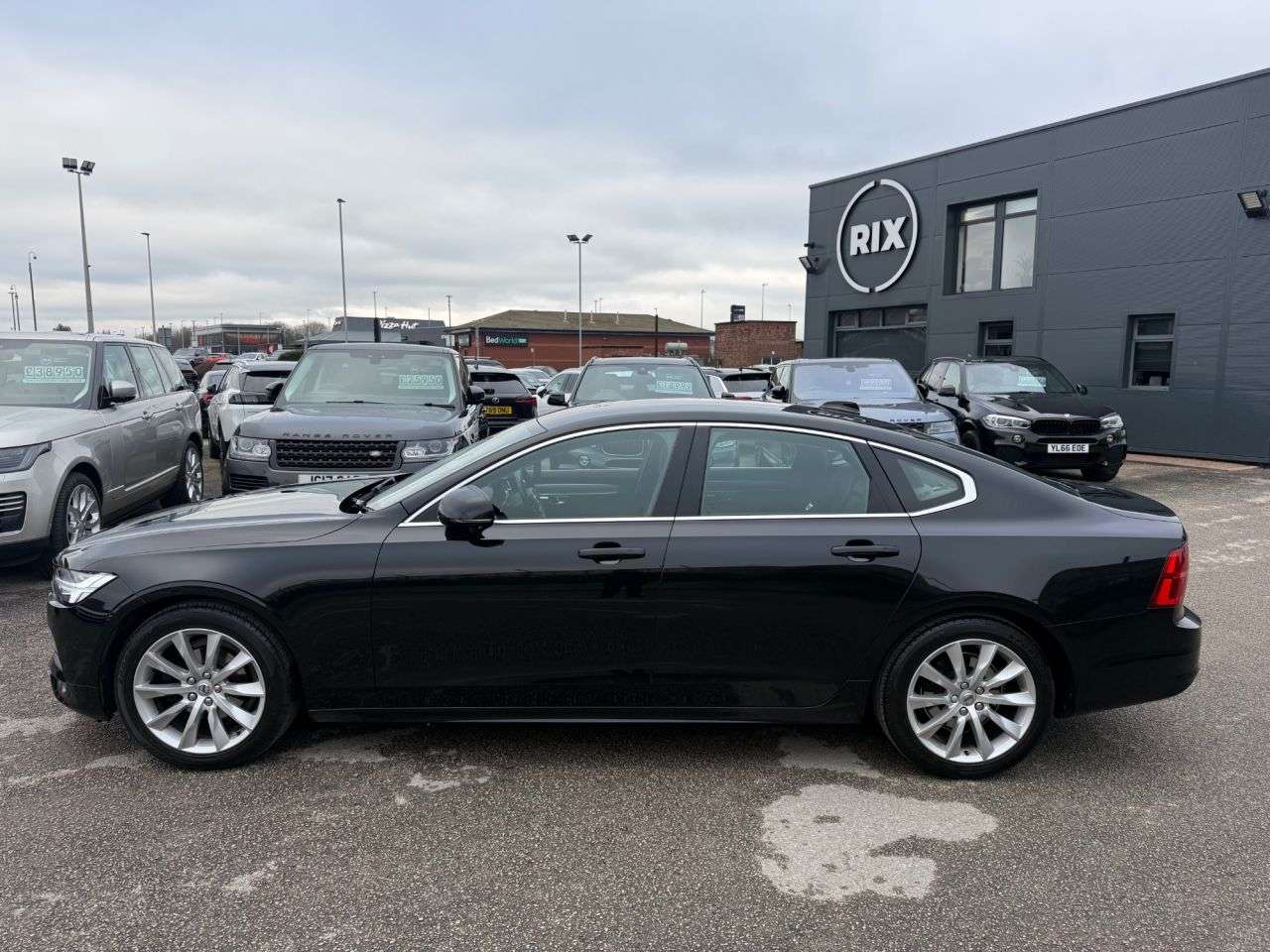 A 2019 VOLVO S90 2.0 T4 Momentum Plus Saloon 4dr Petrol Auto Euro 6-2 OWNER CAR FINISHED IN A 2019 VOLVO S90 2.0 T4 Momentum Plus Saloon 4dr Petrol Auto Euro 6-2 OWNER CAR FINISHED IN
