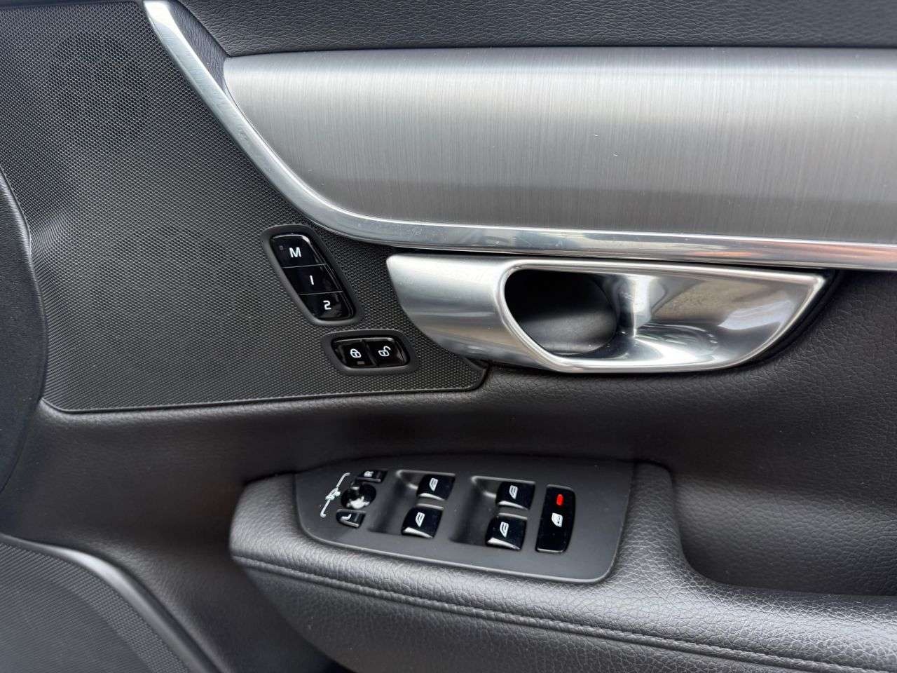 2019 VOLVO S90 2019 VOLVO S90