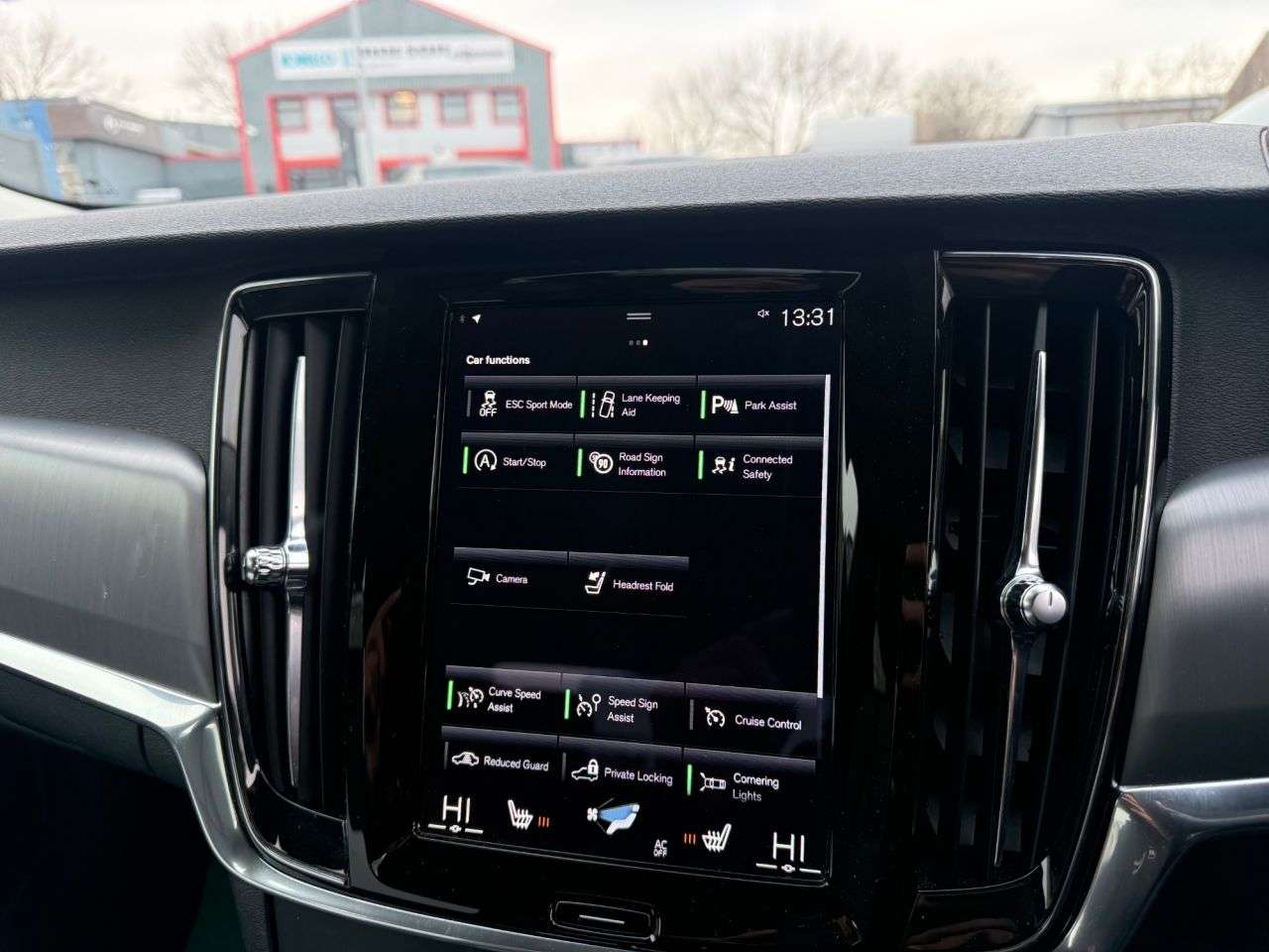 2019 VOLVO S90 2019 VOLVO S90