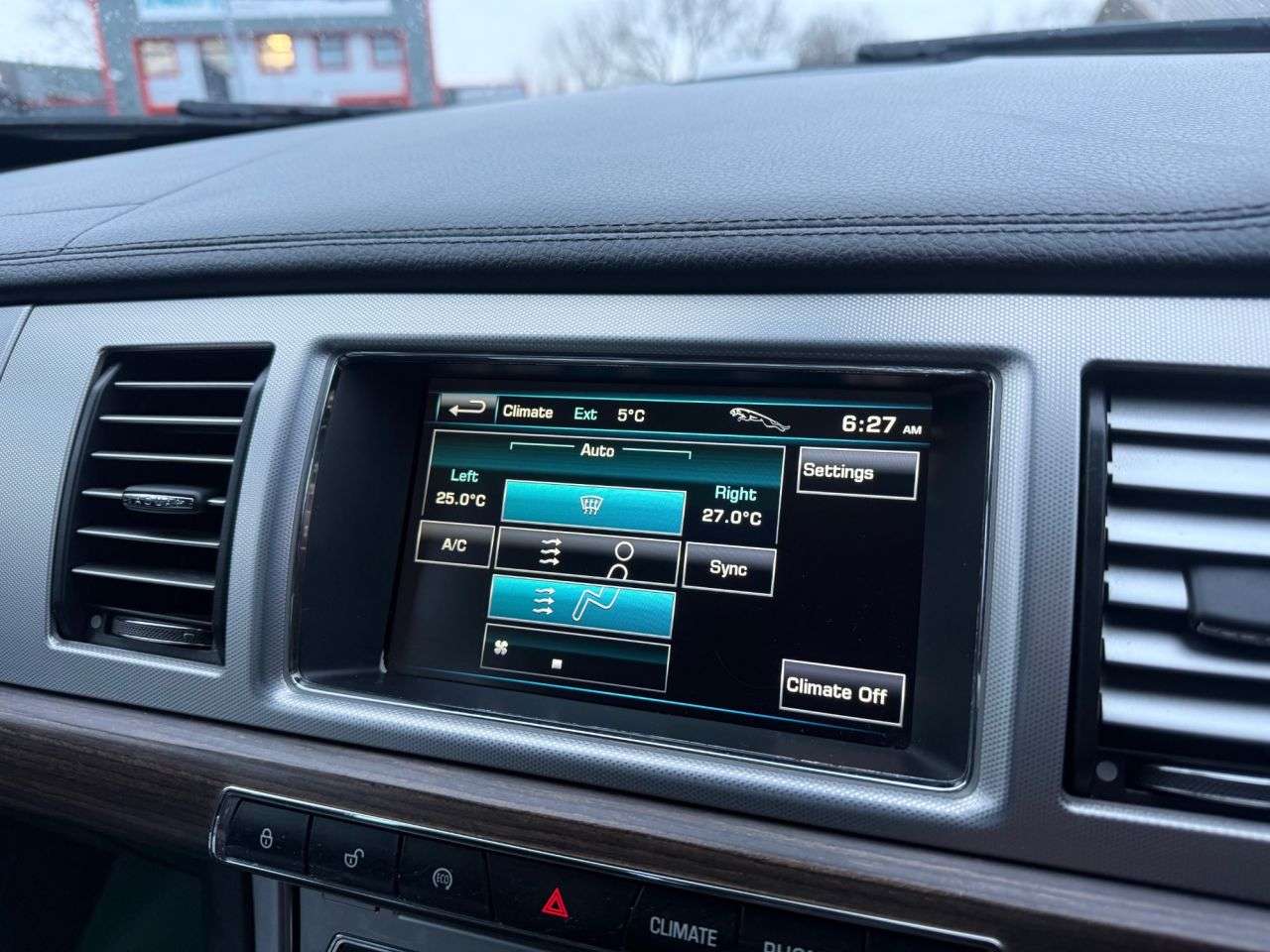 2012 JAGUAR XF 2012 JAGUAR XF