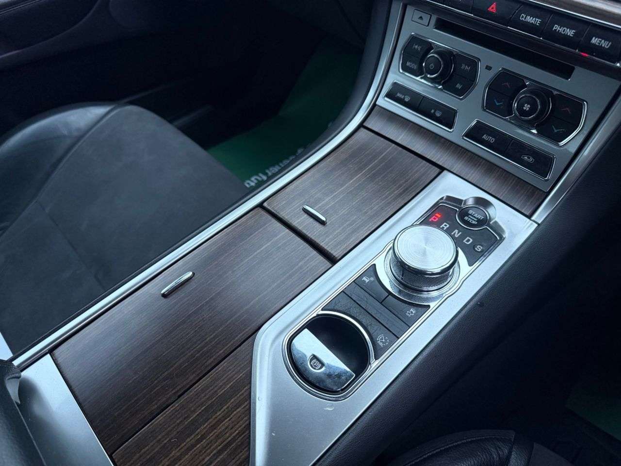 2012 JAGUAR XF 2012 JAGUAR XF