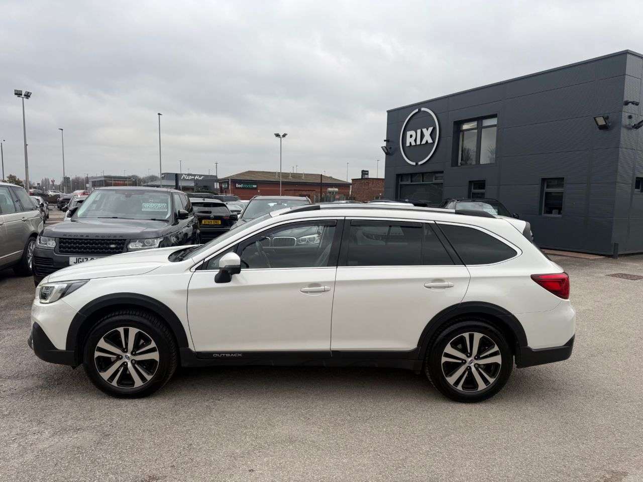 A 2019 SUBARU OUTBACK 2.5i SE Premium Estate 5dr Petrol Lineartronic 4WD Euro 6-6 SERVICES ON FIL A 2019 SUBARU OUTBACK 2.5i SE Premium Estate 5dr Petrol Lineartronic 4WD Euro 6-6 SERVICES ON FIL