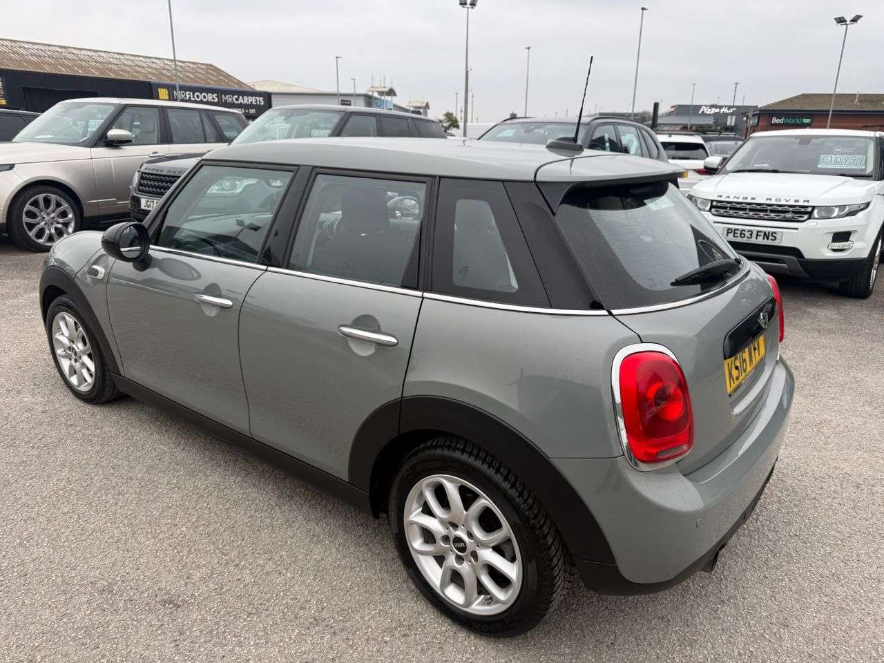 A 2016 MINI HATCH 1.5 Cooper Hatchback 5dr Petrol Auto Euro 6-Factory Extras Worth £6,390-2 F A 2016 MINI HATCH 1.5 Cooper Hatchback 5dr Petrol Auto Euro 6-Factory Extras Worth £6,390-2 F