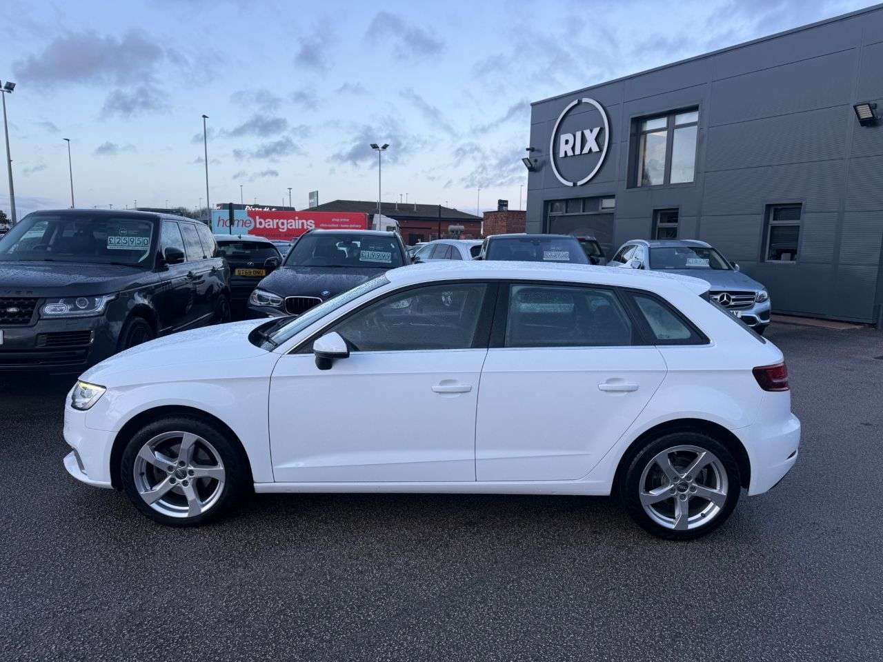 A 2017 AUDI A3 1.0 TFSI Sport Sportback 5dr Petrol S Tronic Euro 6-2 OWNER-BLUETOOTH-CRUIS A 2017 AUDI A3 1.0 TFSI Sport Sportback 5dr Petrol S Tronic Euro 6-2 OWNER-BLUETOOTH-CRUIS
