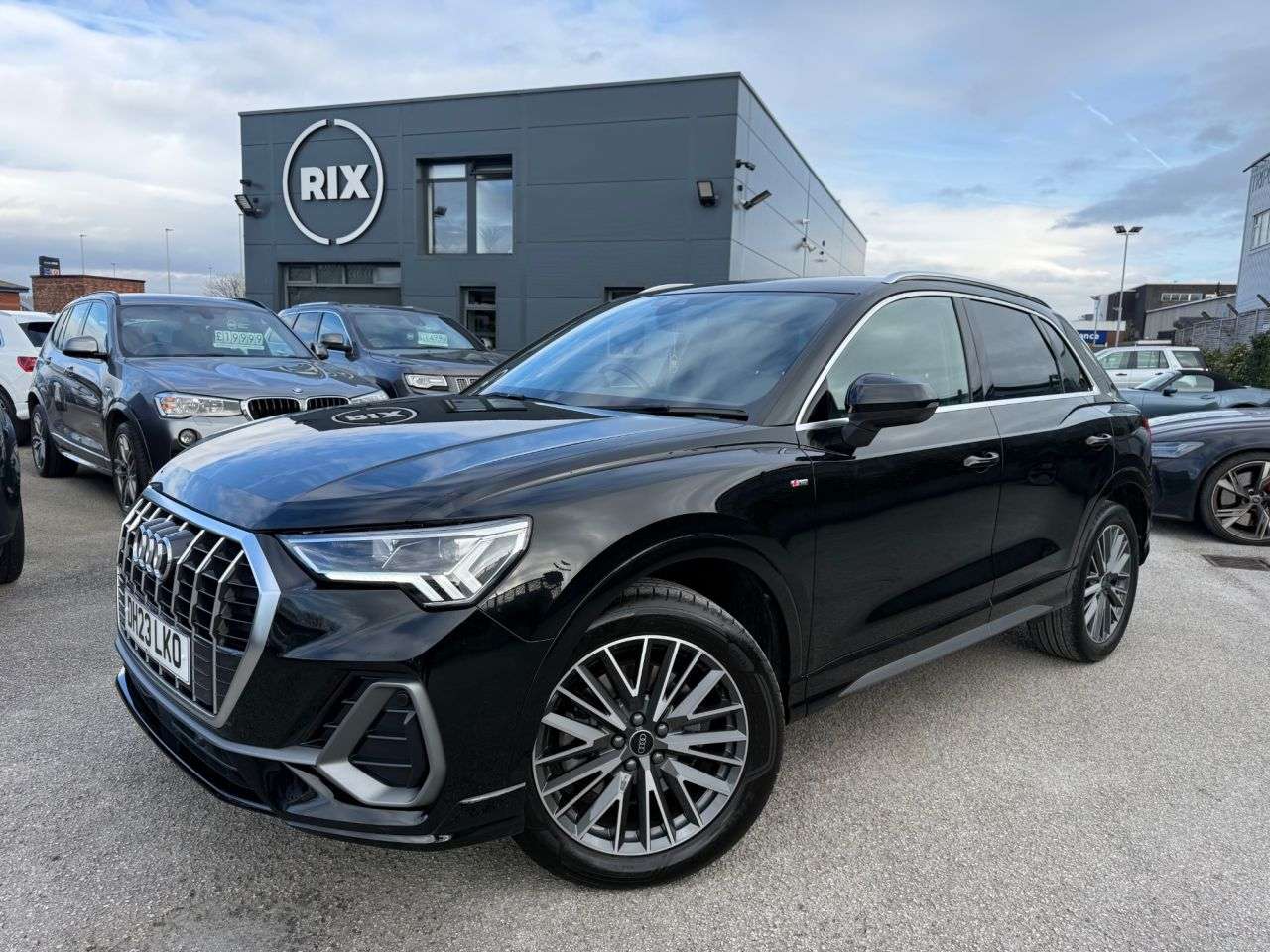 A 2023 AUDI Q3 2.0 TFSI 40 S line SUV 5dr Petrol S Tronic quattro Euro 6-1 OWNER FROM NEW A 2023 AUDI Q3 2.0 TFSI 40 S line SUV 5dr Petrol S Tronic quattro Euro 6-1 OWNER FROM NEW